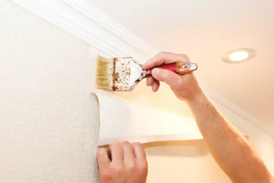 Pose de papier peint à Champenoux — revêtements muraux et toiles de verre